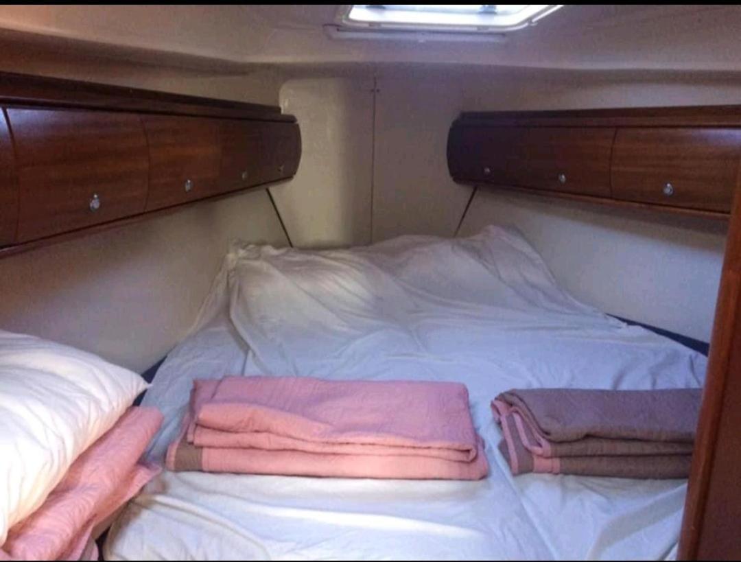 Ifestos Yachting Traveler Botel *